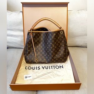 Authentic NIB Louis Vuitton Artsy NV MM